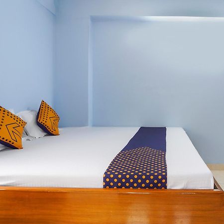 Spot On Silver Green Kolkata Exterior photo