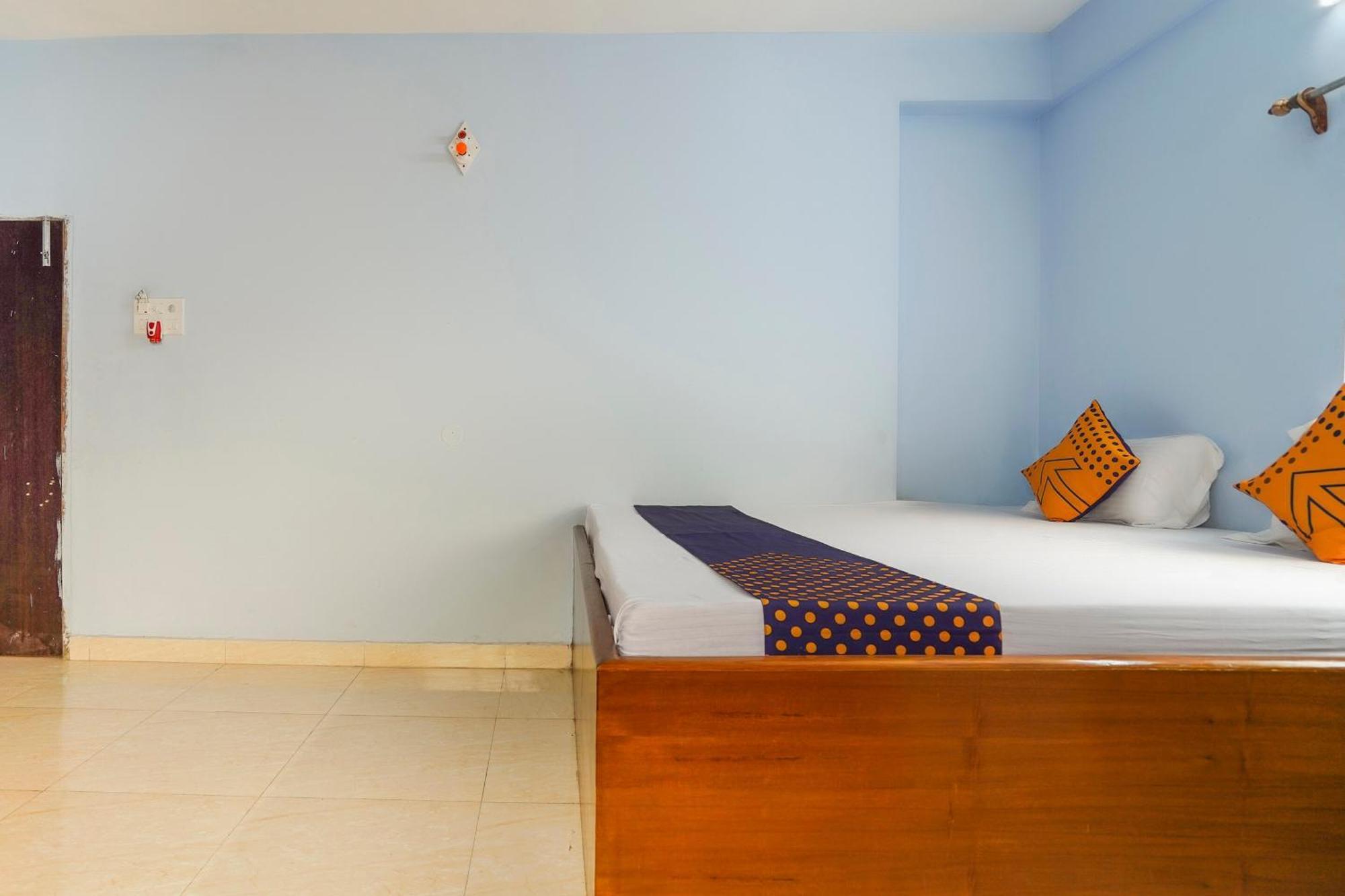 Spot On Silver Green Kolkata Exterior photo